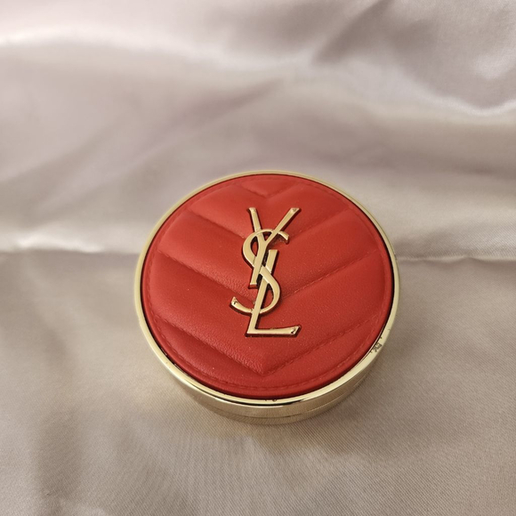 Yves Saint Laurent (YSL) blush in shade 15 - Chili Crush - Picture 2 of 4